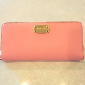 Michael Kors Light pink wallet 8.5" x 4" nice large size wallet